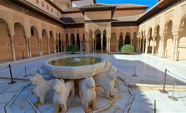 Kouzelná Andalusie s výlety v ceně do Granady, Setenilu, Rondy a Mijas_dvoulůžkový pokoj s pristylkou