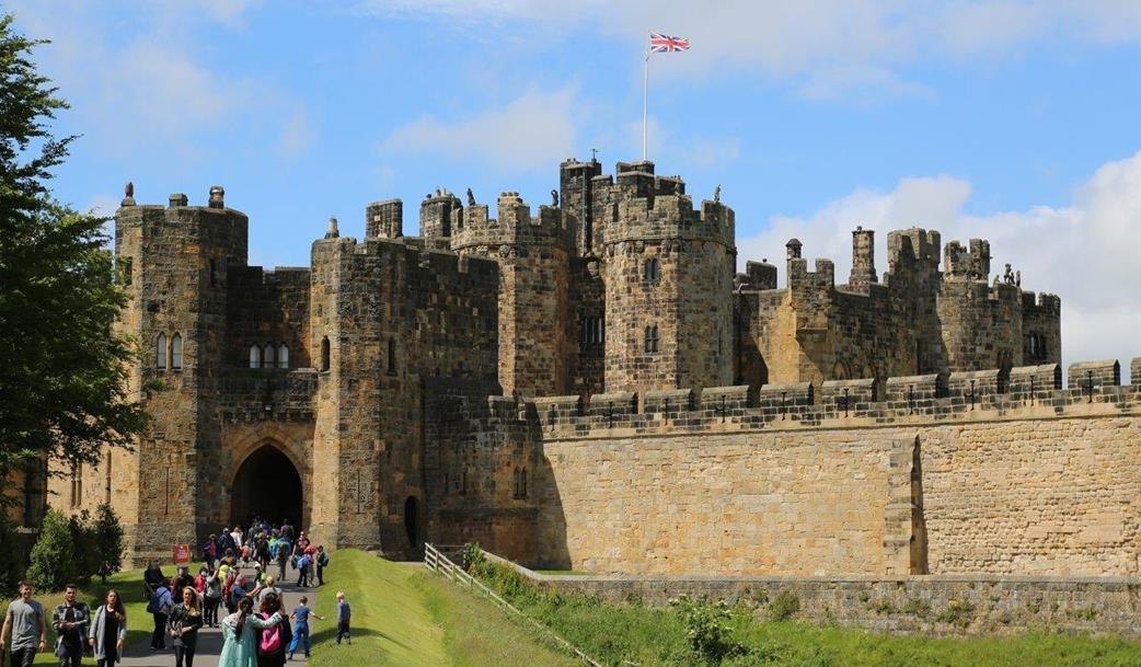 Edinburgh, Alnwick Castle a Holy Island