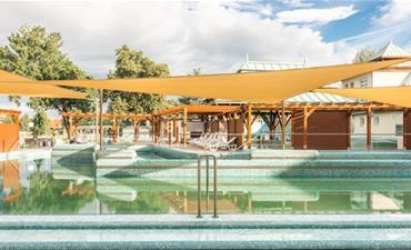 Prodloužený sváteční víkend plný relaxace v lázních Mošoň_dvoulůžkový pokoj s pristylkou