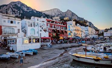 Krásy Ischie s koupáním a možnosti výletů_dvoulůžkový pokoj bez pristylky