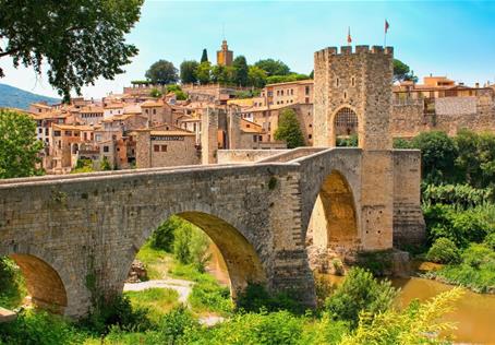 Slunná Barcelona s výletem do Girony a Besalú