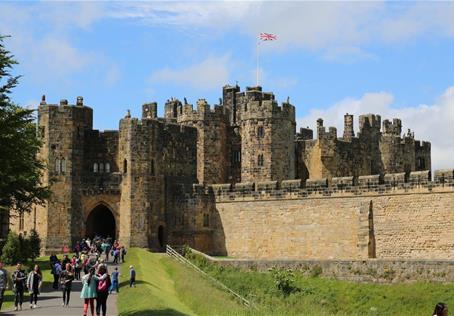 Edinburgh, Alnwick Castle a Holy Island