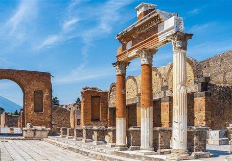 Jedinečný Řím a Vatikán s výletem do Pompejí a Neapole