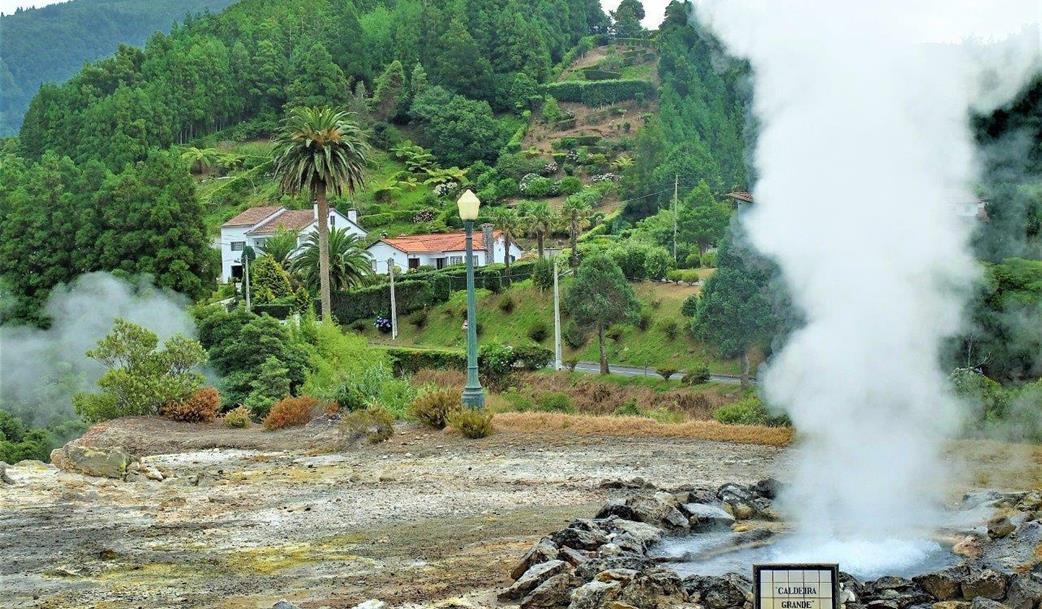 Azory v květu hortenzií a kouzelný Lisabon